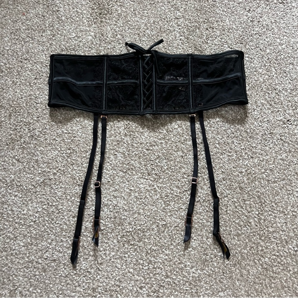 Victoria’s Secret black lace garter belt